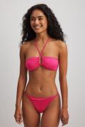 NA-KD Swimwear Bikinitrosa med tunt band - Pink