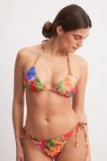 NA-KD Swimwear Bikinitrosa med knytband - Flower