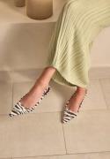 Steve Madden Kari Slingback Zebra 36