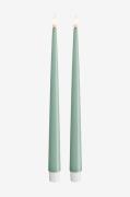 DeluxeHomeart - LED Taper Candle Shiny 2,2x28 cm 2 st - Grön - Ljus - ...