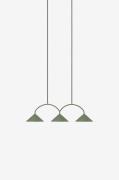 Globen Lighting - Taklampa Curve 3 - Grön - Takpendlar - Från Homeroom