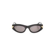 Bottega Veneta Svarta Cat-Eye Solglasögon med Guld Accenter Black, Dam