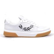 Fred Perry Sneaker i strukturerat läder med laurbladskrona-logotyp Whi...