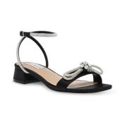 Steve Madden Svarta platta sandaler för modeframåt kvinnor Black, Dam