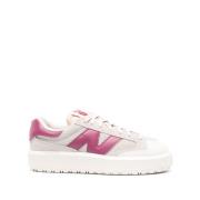 New Balance Vita Sneakers med Kalvskinn och Mesh Paneler White, Dam