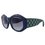 Chanel Modern Oval Solglasögon med Ikoniskt Logotyp Blue, Dam