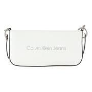 Calvin Klein Jeans Axelväska i konstläder med präglat logotyp White, D...