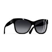 Chanel Ikoniska solglasögon med grå gradientlinser Black, Unisex
