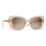 Chanel Ikoniska solglasögon med enhetliga linser Beige, Dam