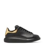 Alexander McQueen Oversized Sneakers med Perforerad Detalj Black, Herr