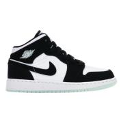 Nike Begränsad upplaga Air Jordan 1 Mid Black, Dam