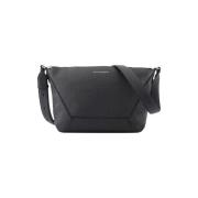 Alexander McQueen Laeder crossbodyvskor Black, Herr