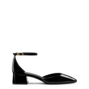 Stuart Weitzman Elegant Strap Pump med Feminina Detaljer Black, Dam