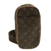 Louis Vuitton Vintage Pre-owned Canvas crossbodyvskor Brown, Dam