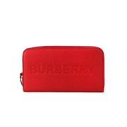 Burberry Präglad Röd Logo Continental Clutch Plånbok Red, Dam