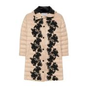 Ermanno Scervino Kamelbrun Vadderad Kappa med Blommig Brodyr Beige, Da...