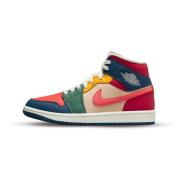 Jordan Färgglada 2022 Mid-Top Sneakers Multicolor, Dam