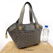 Loewe Pre-owned Pre-owned Canvas axelremsvskor Gray, Dam