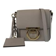 Salvatore Ferragamo Pre-owned Pre-owned Laeder axelremsvskor Gray, Dam