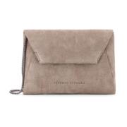 Brunello Cucinelli Graverad Logga Mocka Clutch med Rem Beige, Dam