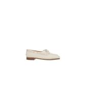 Bally Ivory läder mockasin med metallöglor White, Dam