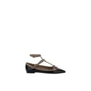 Valentino Garavani Studded läderballerina med ankelrem Black, Dam