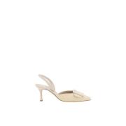 Manolo Blahnik Präglad spänne Almond Toe Pumps Beige, Dam