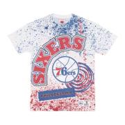 Mitchell & Ness NBA Team Burst Tee Phi76e Multicolor, Herr