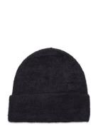 Erica Fluffy Beanie Black HOLZWEILER