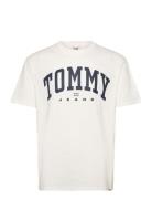 Tjm Reg Arch Varsity Tee Ext Cream Tommy Jeans