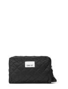 Day Gweneth Re-Q Trace Washbag L Black DAY ET