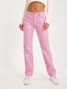 NLY Trend - Byxor - Rosa - Colored PU Pants - Byxor