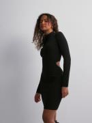 Michael Kors - Korta klänningar - Black - Eco Side Cut Out Mini Drs - ...