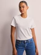 Pieces - T-shirts - Bright White - Pcmara Ss Tee Noos Bc - Toppar & T-...