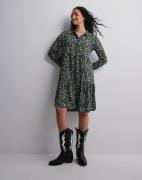 JDY - Blommig - Jdypiper L/S Aop Shirt Dress Wvn Di