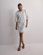 Neo Noir - Vit - Limba Brocade Dress