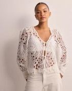 Vero Moda - Vit - Vmnikki Lace Ls V-Neck Top Wvn