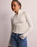 Nelly - Vit - Tight Half Zip Knit Sweater