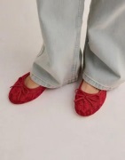 Nelly - Röd - Rounded Lace Ballerina