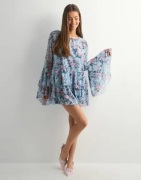 Vero Moda - Blommig - Vmstarry Ls Ruffle Mini Dress Exp