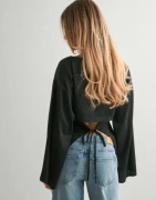 Nelly - Svart - Sassy Satin Blouse