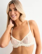 Nelly - Vit - Heart Mesh Bra