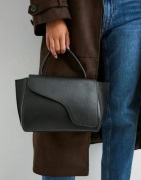 ATP ATELIER - Svart - Arezzo Grained Calf Bag
