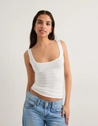 Nelly - Vit - Ultra Soft Singlet