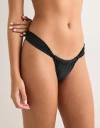 Nelly - Svart - Perfection Solid Panty