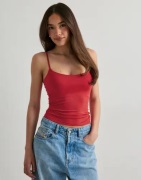 Nelly - Röd - Built In Bra Singlet