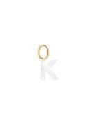 Lucid Letter Charm Halsband Hängsmycke Gold Maria Black