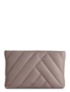 Markberg Harlowmbg Clutch, Asym. Puf. Beige