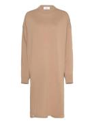 Saga Dress Knälång Klänning Beige Makia