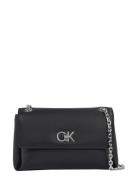 Calvin Klein Re-Lock Conv Shoulder Bag_Pbl Svart